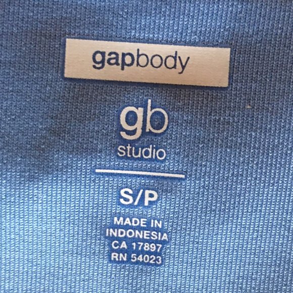 GAP BODY / GB STUDIO Sports Top w/ Shelf Bra - S/P - Picture 9 of 11